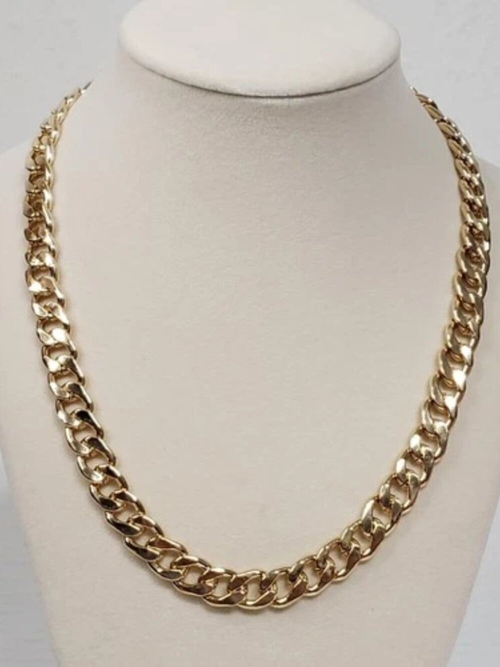 Gold-Plated Necklace with Authentic Louis Vuitton Padlock - Picture 3 of 8